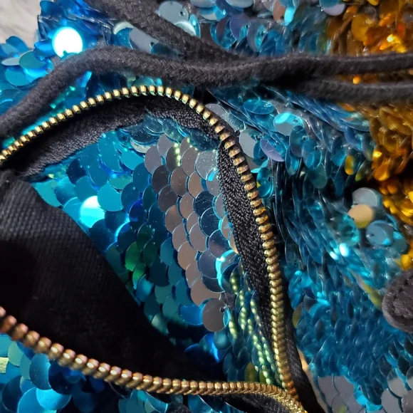 🌈 Ultra Rare 2012 Victoria's Secret Pink Fashion Show Runway Rainbow Backpack - Picture 4 of 9